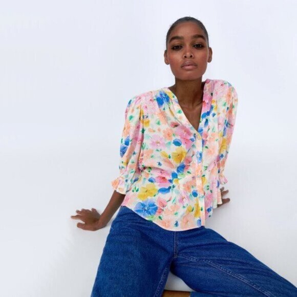 NWT Zara multicoloured floral print blouse with jeweled buttons, XS - Picture 1 of 10